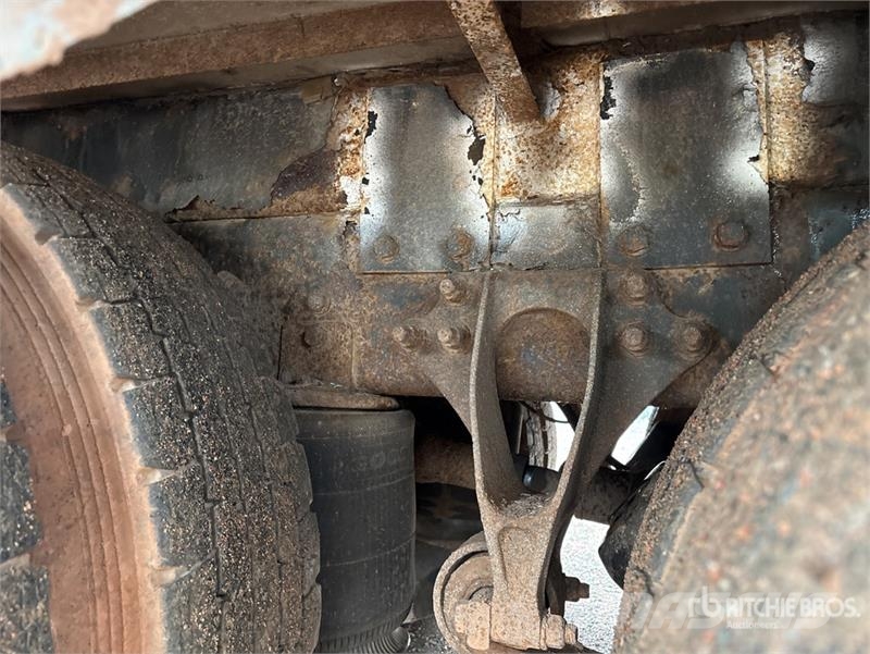 International 4400 المنصات الهوائية المثبتة على شاحنة