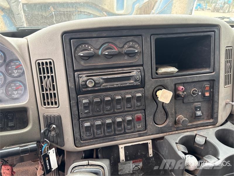 International 4400 Автовишки на базі вантажівки