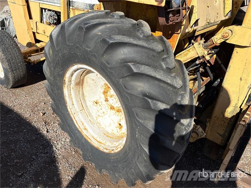 International 4500 4500 lb 4x2 Rough Terrain Forklift Wózki widłowe terenowe