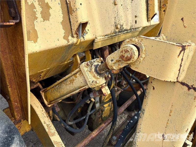 International 4500 4x2 Rough Terrain Forklift Geländestapler