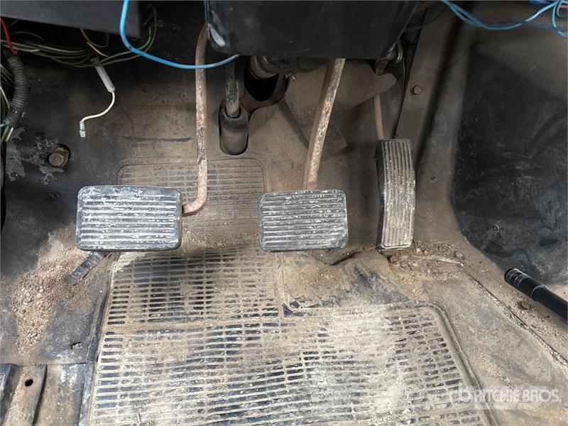 International 4700 شاحنات الرافعات