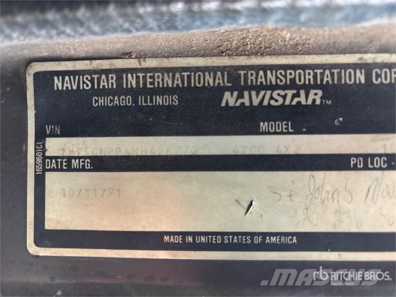International 4700 شاحنات الرافعات