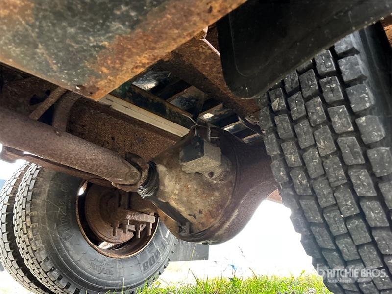International 4700 شاحنات الرافعات