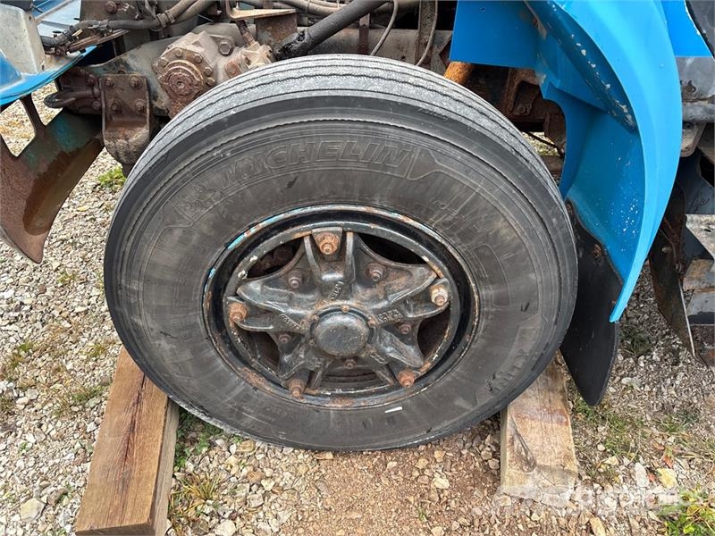 International 4700 شاحنات الرافعات