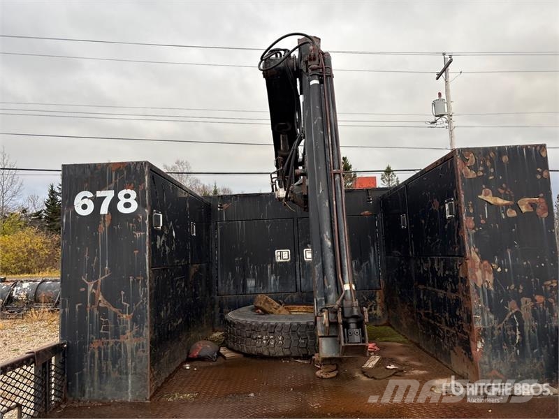 International 4700 شاحنات الرافعات