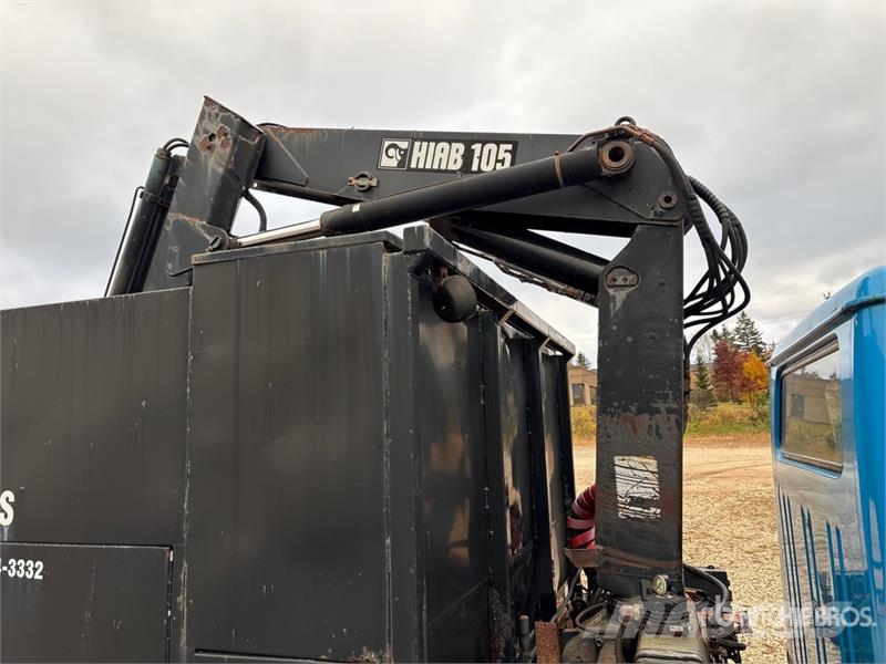 International 4700 شاحنات الرافعات