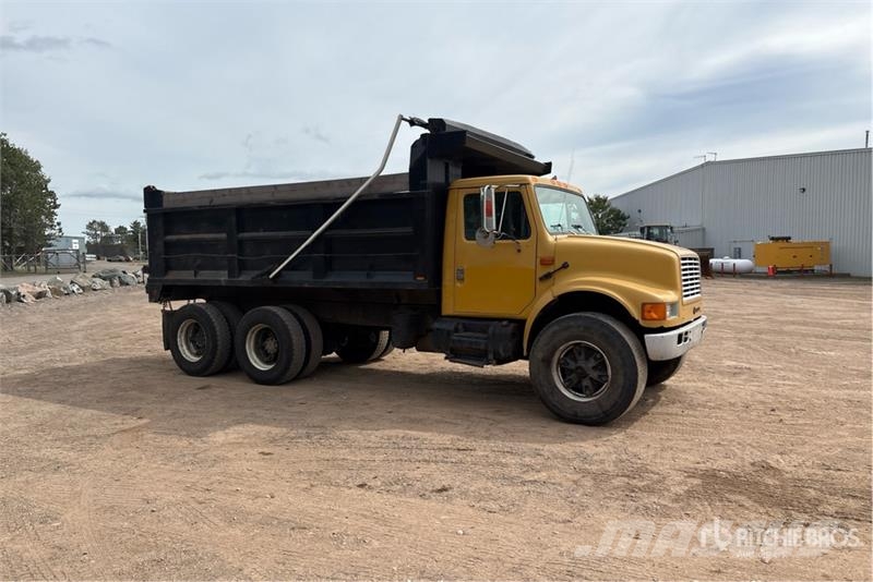 International 4900 Pašizgāzējs