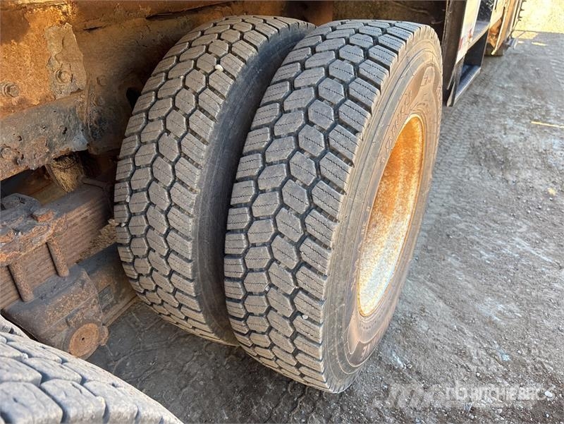 International 4900 Teherautóra szerelt emelők és állványok