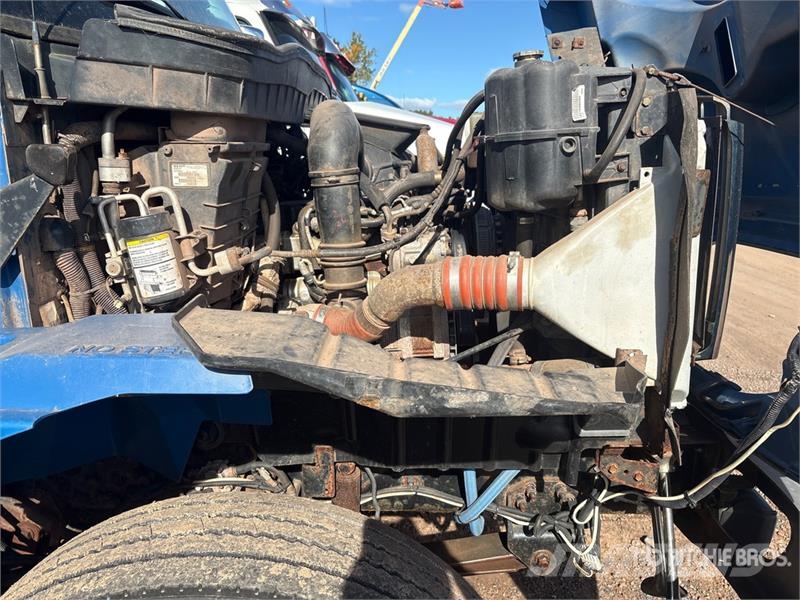 International 50 ft on International 7400 6x4 Bucket Truck (Ino 卡車裝載高空作業車