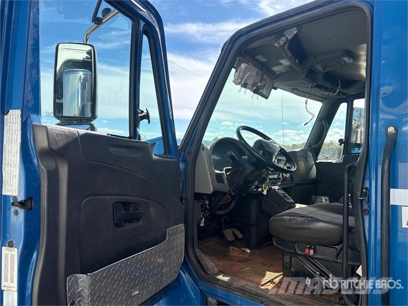 International 50 ft on International 7400 6x4 Bucket Truck (Ino 卡車裝載高空作業車