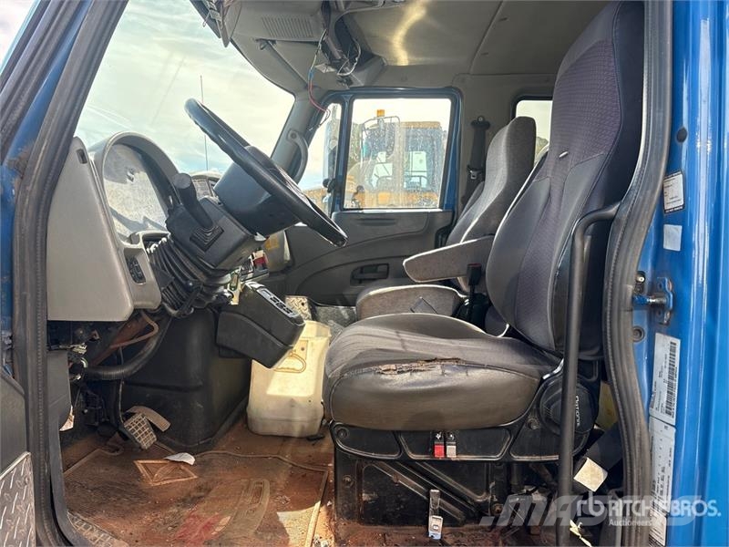 International 50 ft on International 7400 6x4 Bucket Truck (Ino 卡車裝載高空作業車