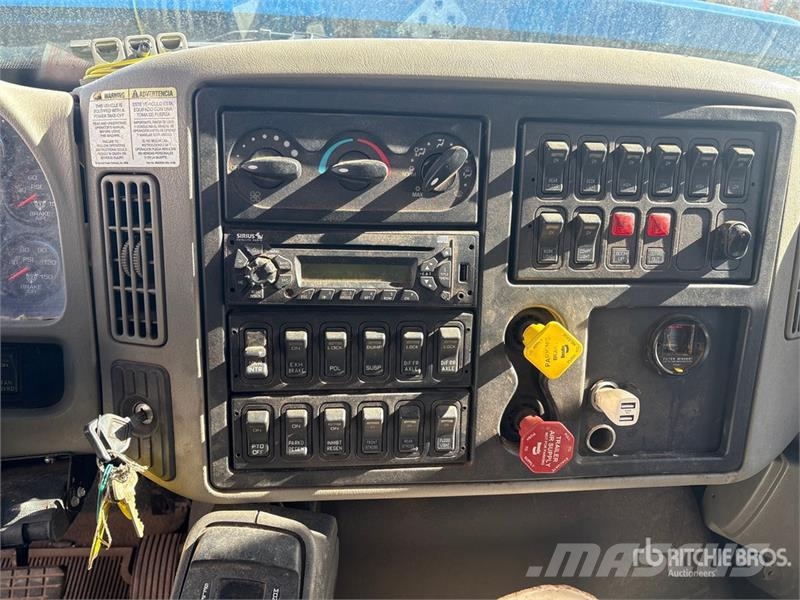 International 50 ft on International 7400 6x4 Bucket Truck (Ino 卡車裝載高空作業車