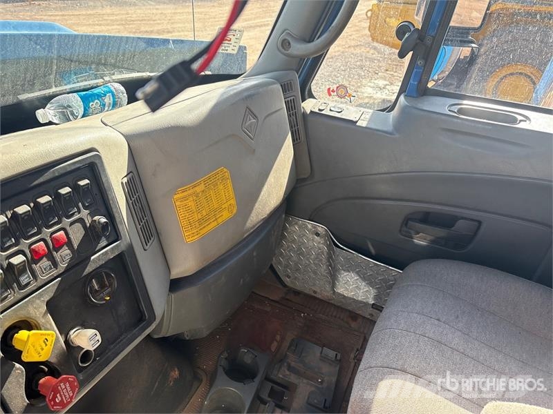 International 50 ft on International 7400 6x4 Bucket Truck (Ino 卡車裝載高空作業車