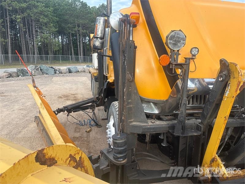 International 7400 Komunalna vozila
