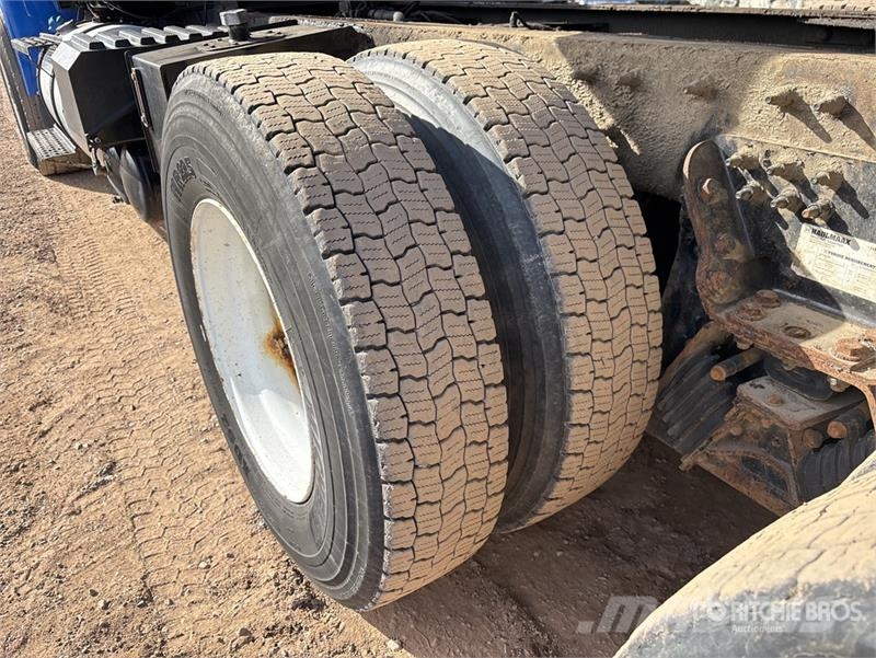 International 7400 Tippbil