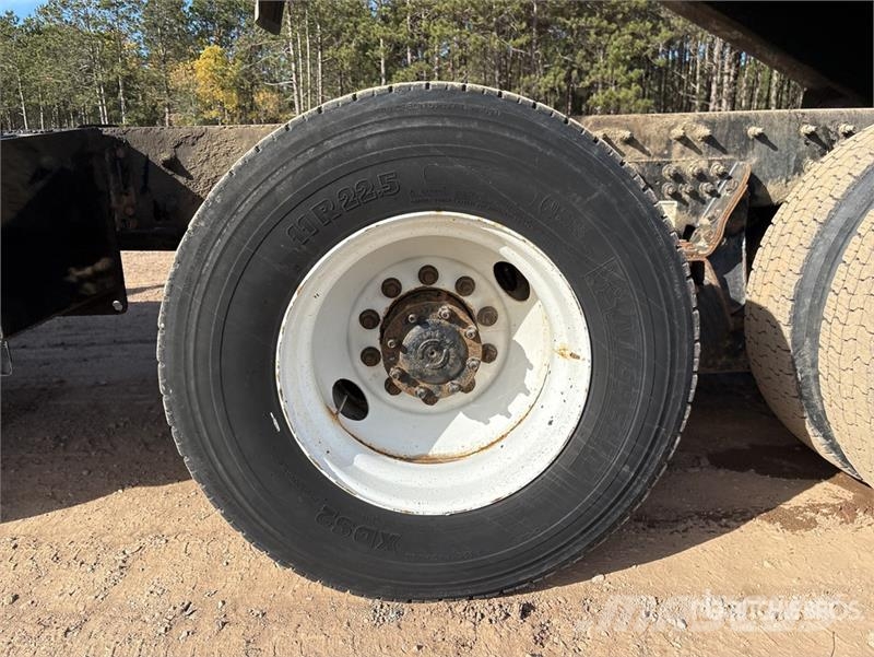 International 7400 Tippbil