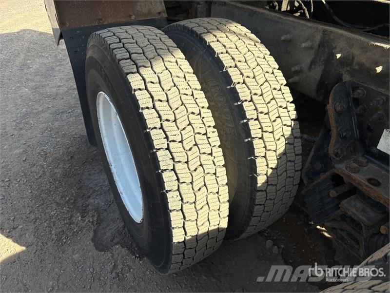 International 7400 Tippbil