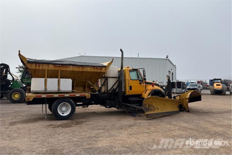 International 7400 Komunalna vozila