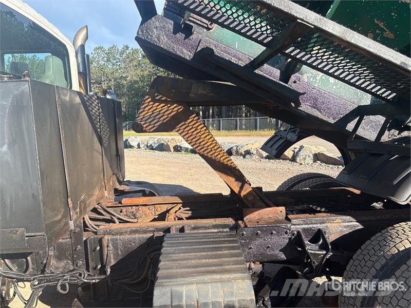 International 7400 Plogbilar