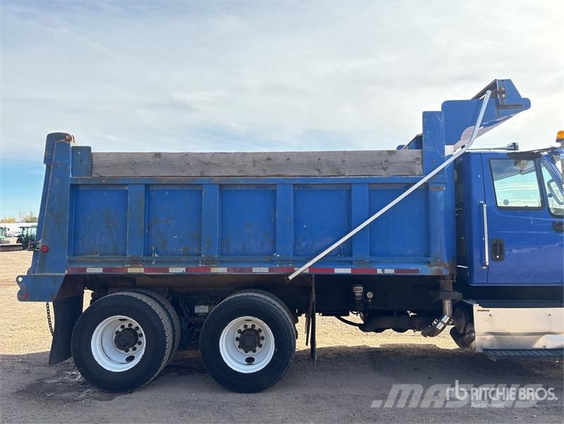 International 7400 Tippbil