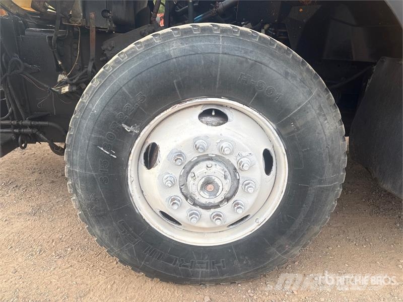 International 7400 Komunalna vozila