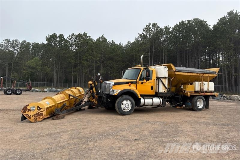 International 7400 Komunalna vozila