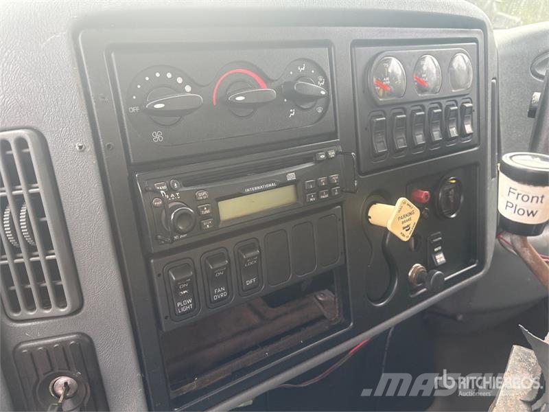 International 7400 Komunalna vozila