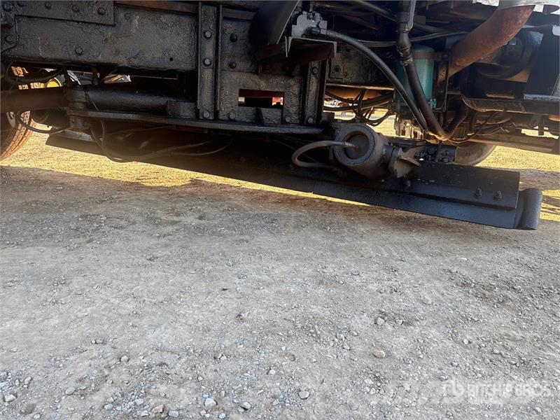 International 7400 Plogbilar