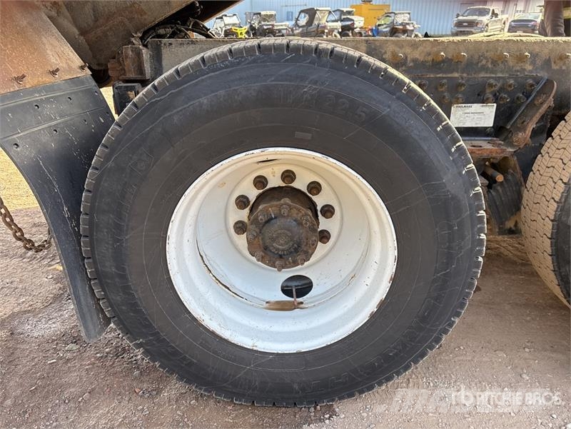 International 7400 Tippbil