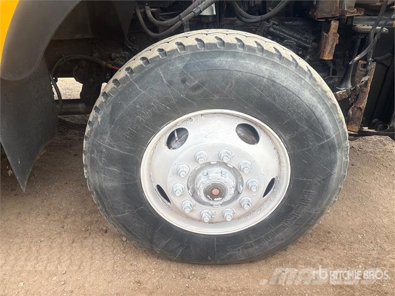 International 7400 Komunalna vozila