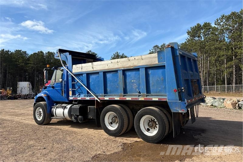 International 7400 Tippbil