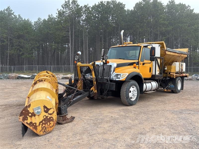 International 7400 Komunalna vozila