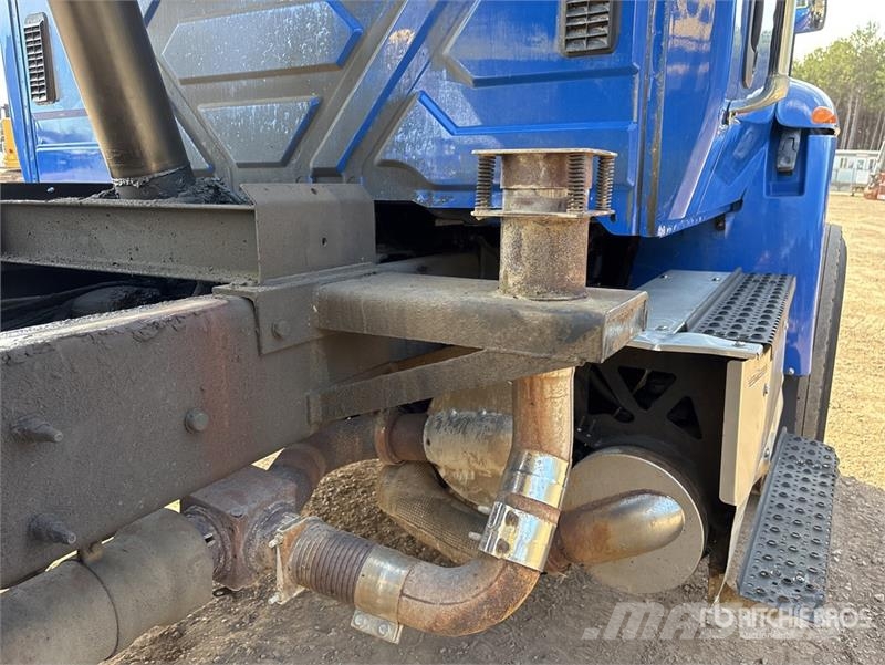 International 7400 Tippbil