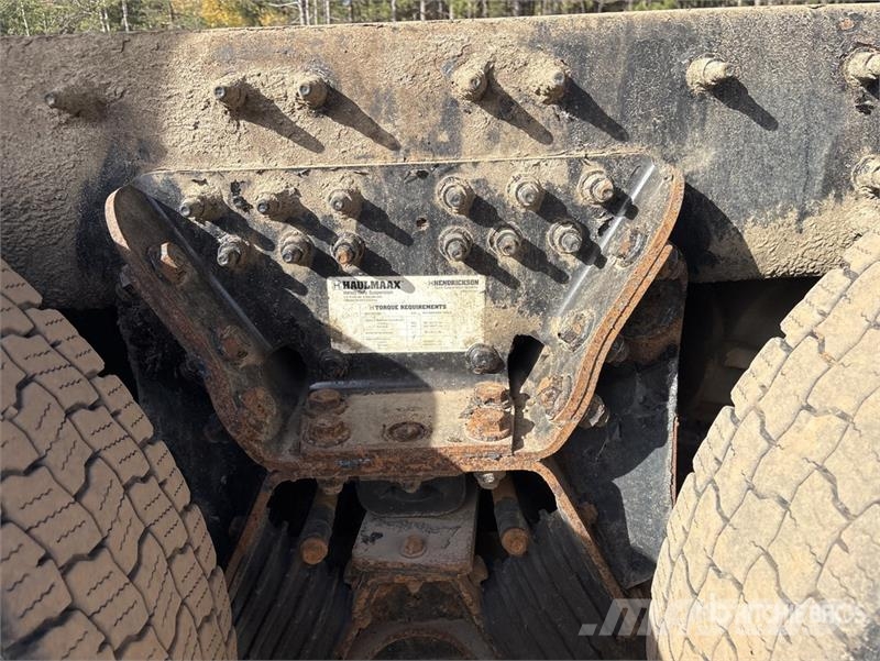 International 7400 Tippbil