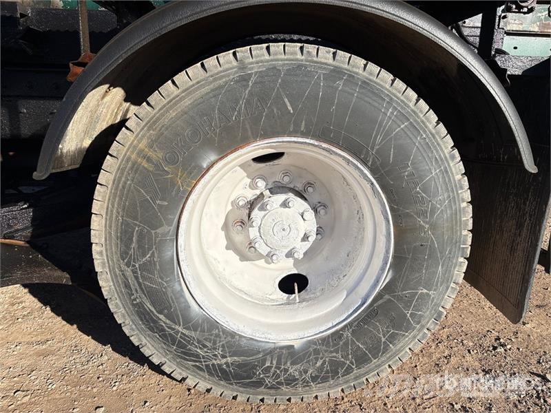 International 7400 Plogbilar