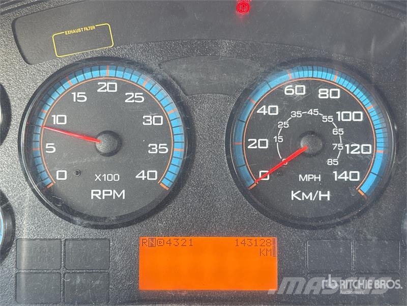 International 7400 Tippbil