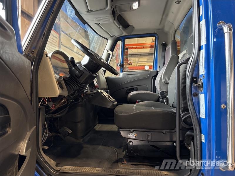 International 7400 Tippbil