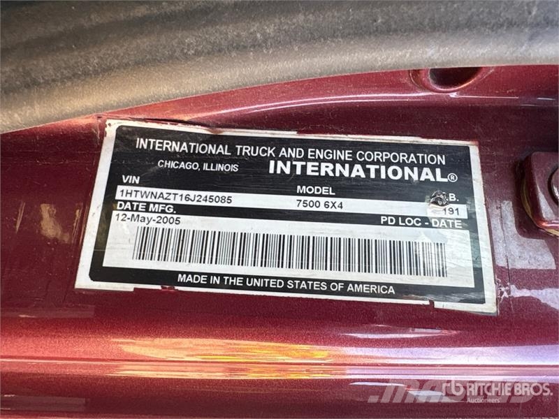 International 7500 Lastbiler med tip