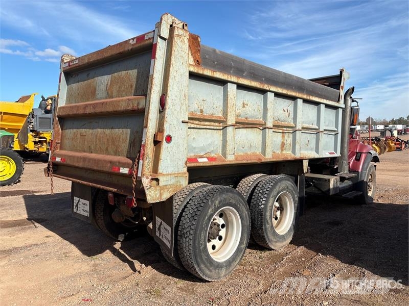 International 7500 Lastbiler med tip