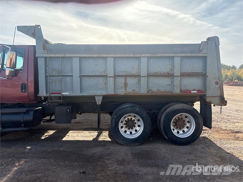 International 7500 Lastbiler med tip