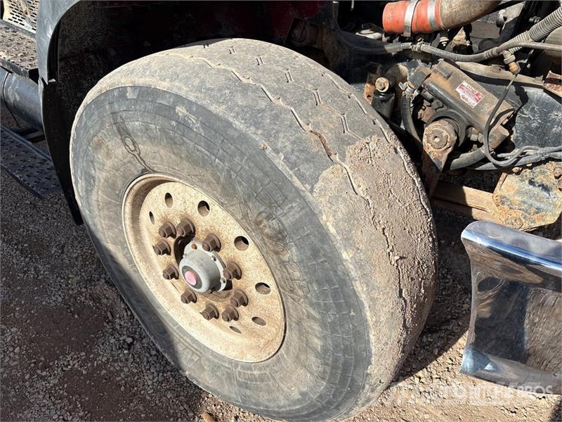 International 7500 Lastbiler med tip