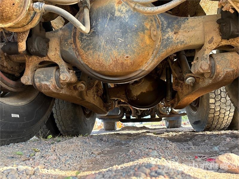International 7500 Lastbiler med tip