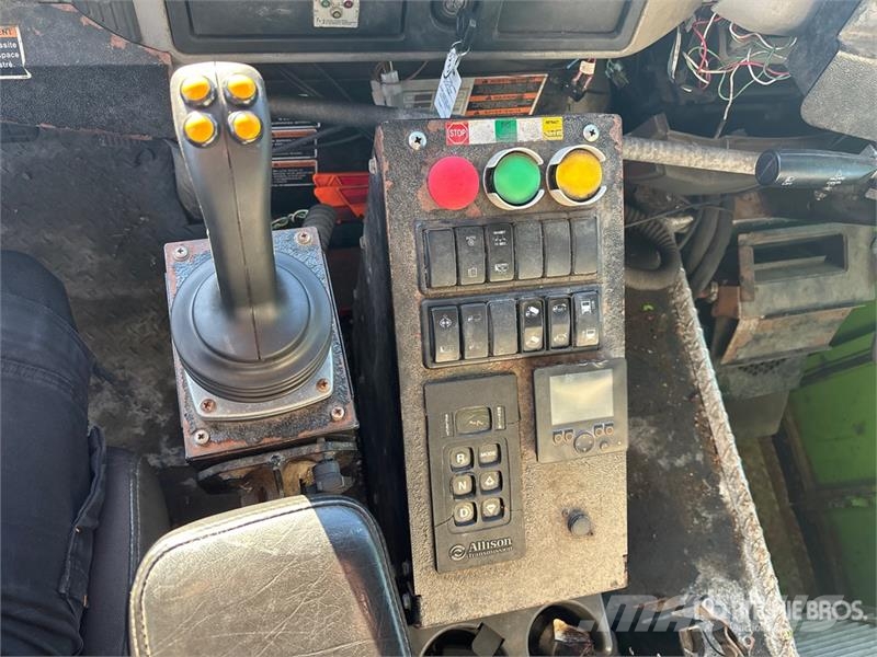 International 7500 Сміттєвози
