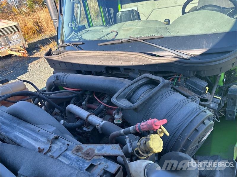 International 7500 Atkritumu izvešanas transports