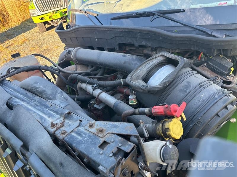 International 7500 Сміттєвози