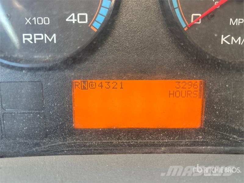 International 7500 Сміттєвози