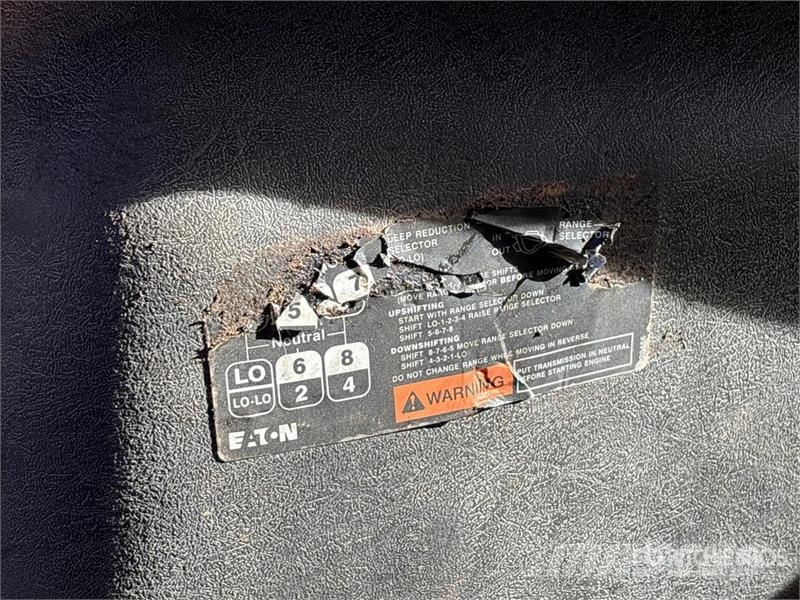 International 7500 Lastbiler med tip