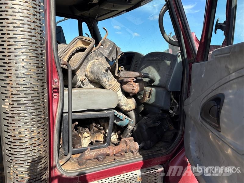 International 7500 Lastbiler med tip