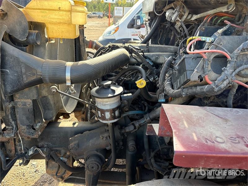 International 7500 Lastbiler med tip