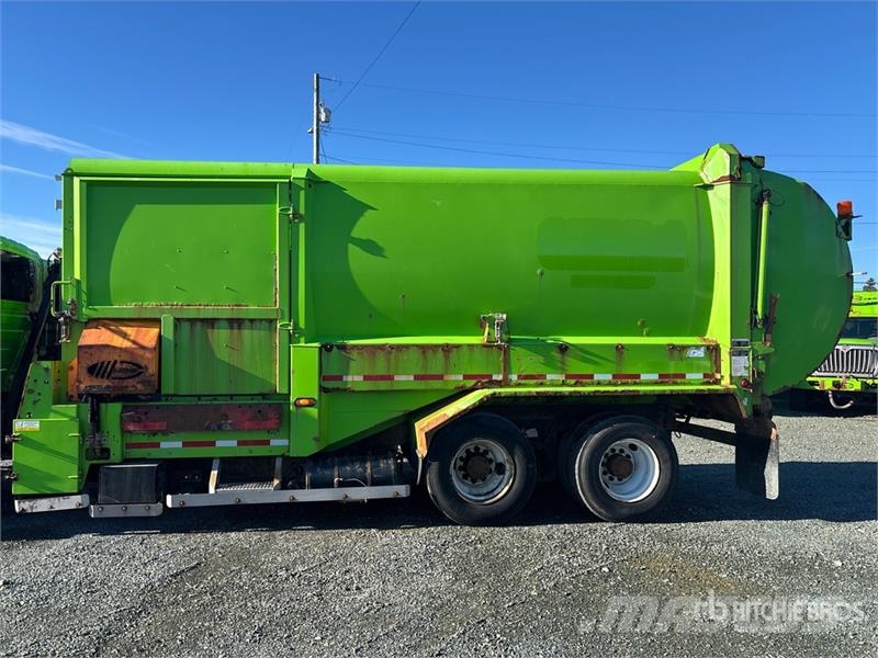 International 7500 Atkritumu izvešanas transports